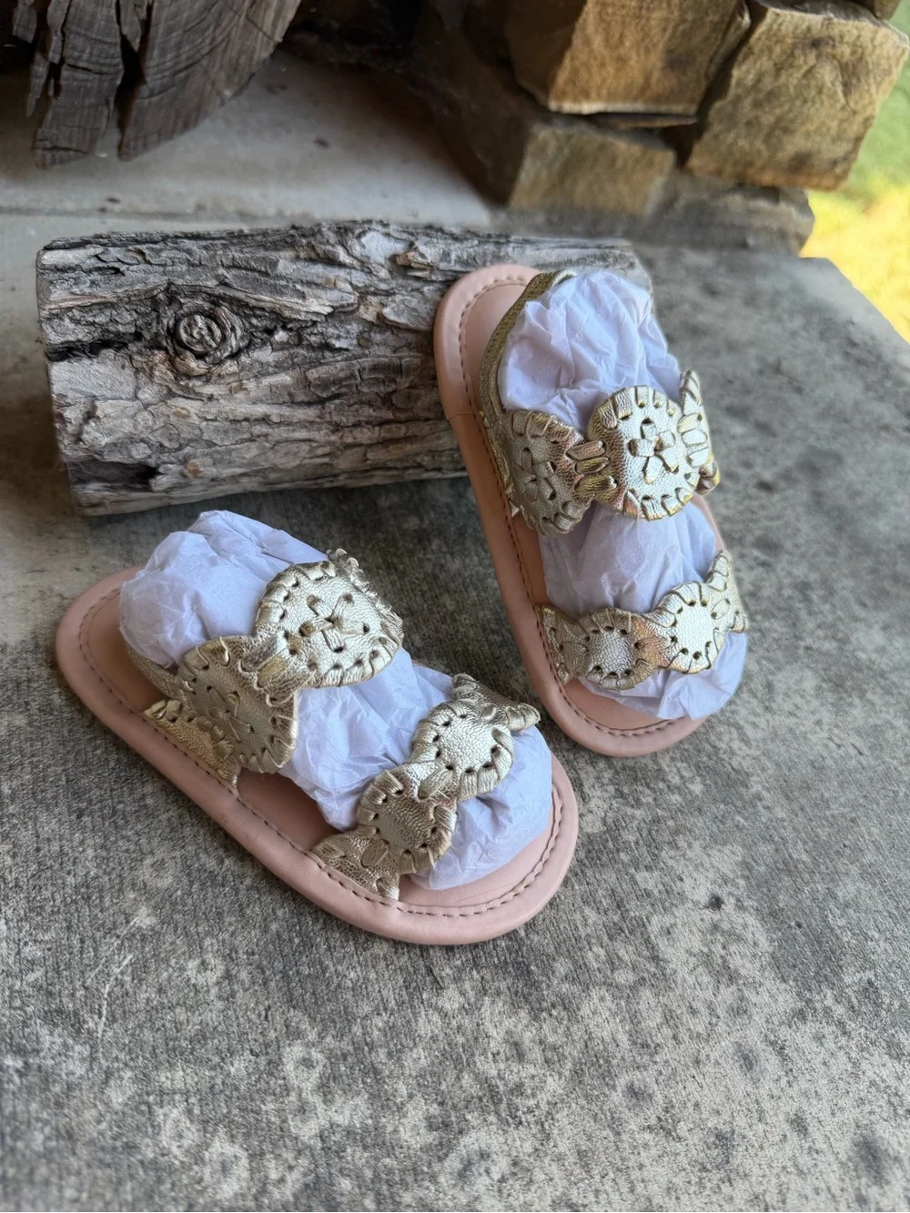 Gold leather baby sandals  NWOB Sz-3-6.   M
